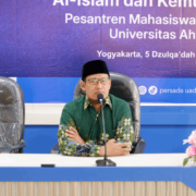 mudir persada sedang menyampaikan sambutan refreshing AIK pengurus persada