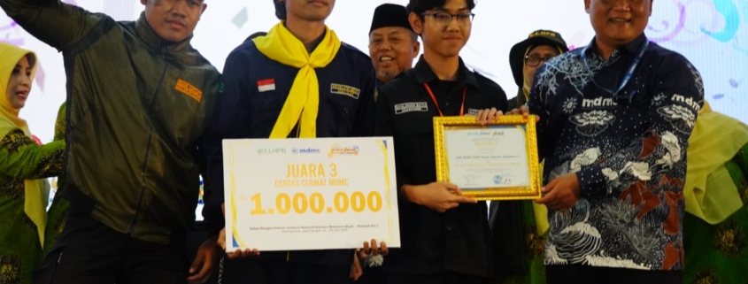 Shaldan Bayu Yuska, salah satu Pengurus PERSADA sekaligus mahasiswa dari Fakultas Kedokteran UAD, berhasil meraih Juara 3 Nasional dalam ajang Lomba Cerdas Cermat Muhammadiyah Disaster Management Center (MDMC)
