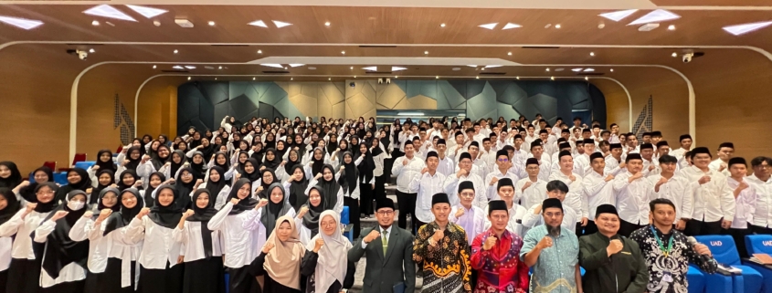 foto bersama pengurus persada bersama santri baru