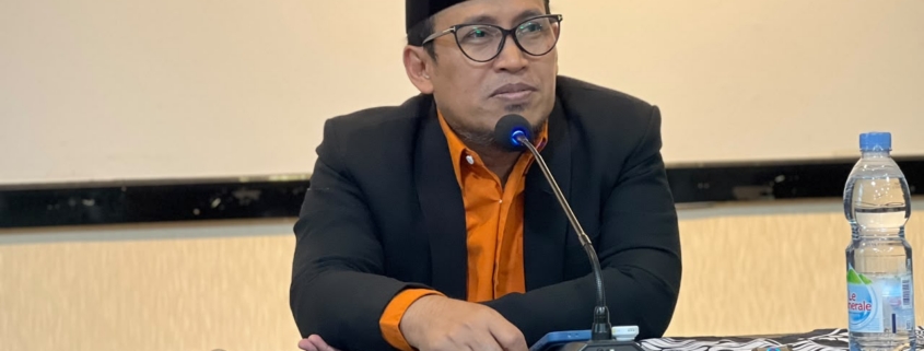 mudir persada uad sedang menyampaikan penjelasan motto dan falsafah persada